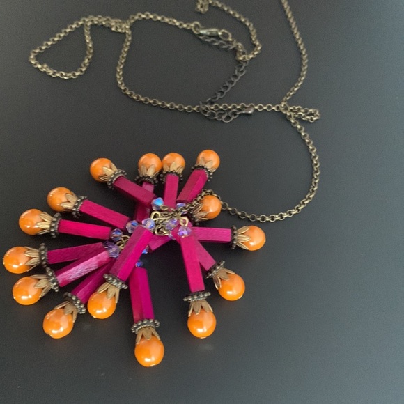 Whimsical necklace - Picture 4 of 6
